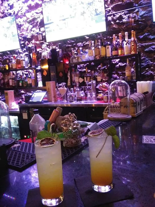Legacy Bar & Grill Picture 8