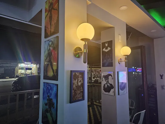 Uptown Gaming Bar and Lounge Picture 3