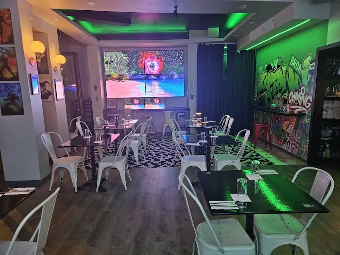 Uptown Gaming Bar and Lounge Picture 4