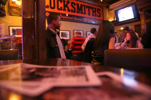 Locksmith Bar Picture 8