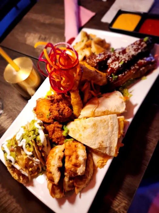 One Fifty One Restaurant & Lounge Picture 3
