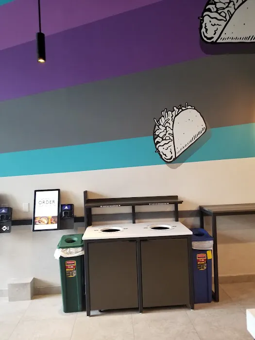 Taco Bell Cantina Picture 1