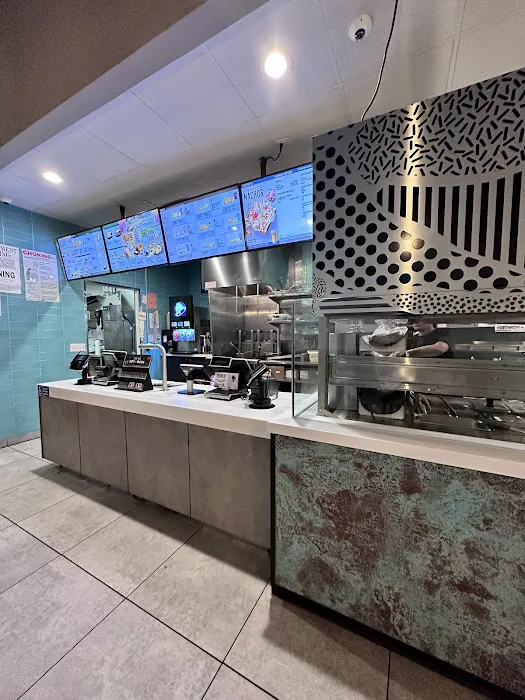 Taco Bell Cantina Picture 10