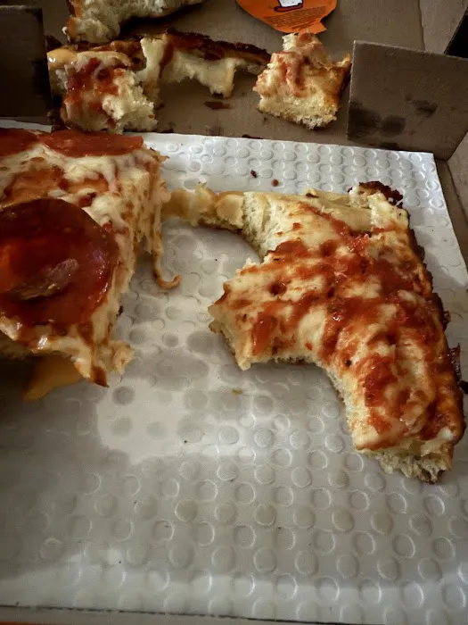 Little Caesars Pizza Picture 5