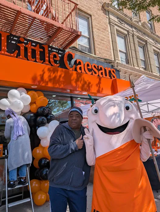 Little Caesars Pizza Picture 4