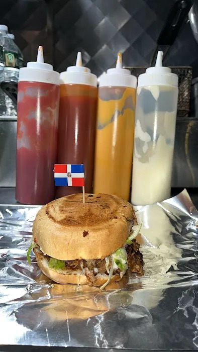 El Carajo Mix Burger Picture 4