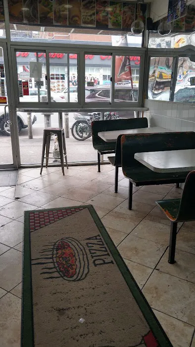 Noel's Pizza Picture 2