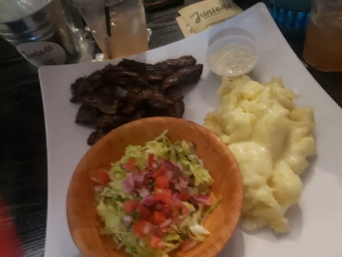 Junior's Tacos Picture 1