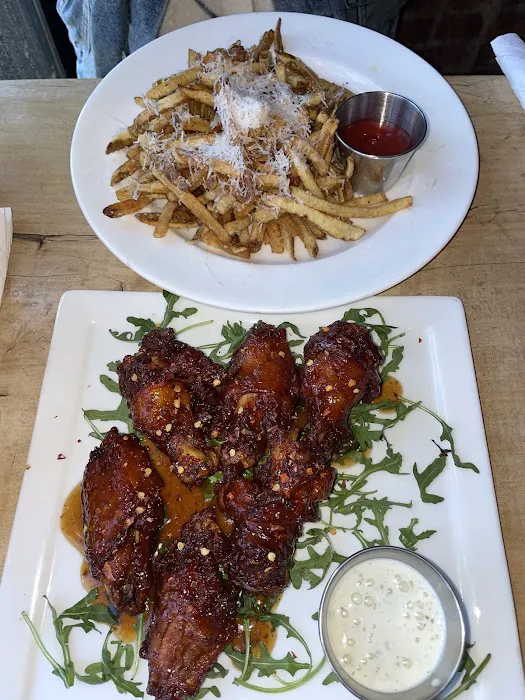 Inwood Local Wine Bar & Beer Garden Picture 6