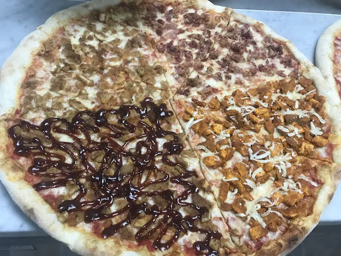 Delicious Pizza Cafe Rest. Picture 3