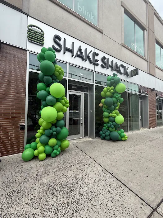 Shake Shack Broadway Plaza Riverdale Picture 7