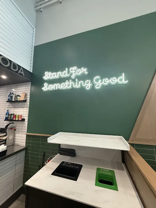 Shake Shack Broadway Plaza Riverdale Picture 2