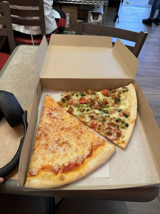 Broadway Pizza & Pasta Picture 7