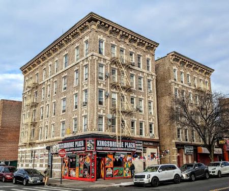 Kingsbridge plaza