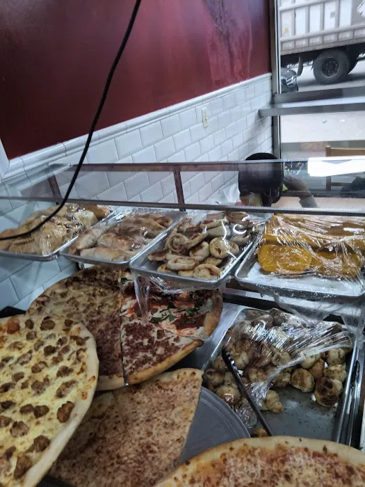 Tony's Pizza Picture 2