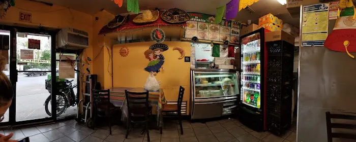Taco's El Paisanito Picture 3