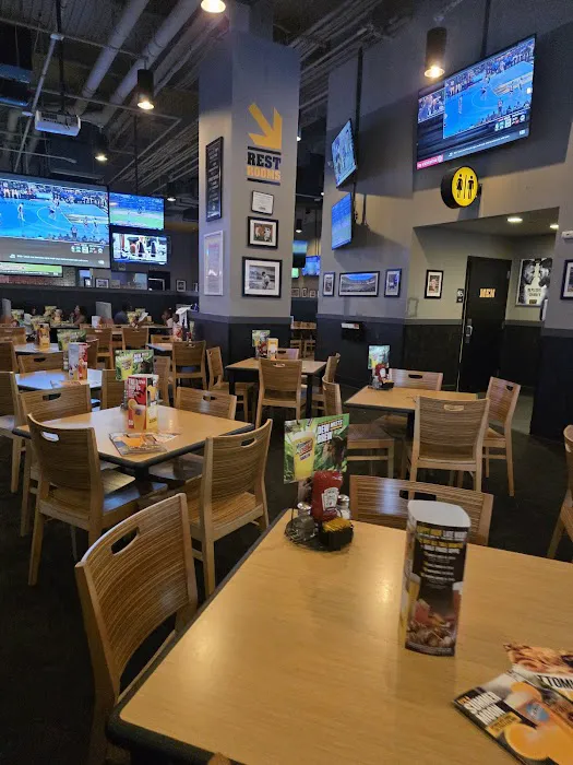 Buffalo Wild Wings Picture 2