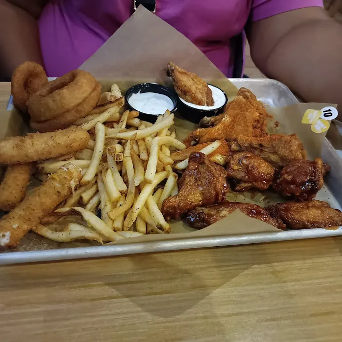 Buffalo Wild Wings Picture 7