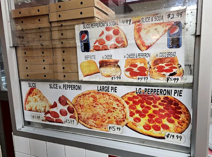 Crown Fried Chicken & Pizza Picture 3