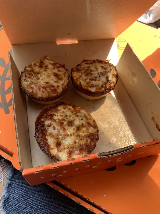 Little Caesars Pizza Picture 7