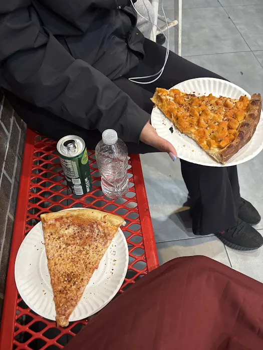 2 Bros Pizza Picture 5