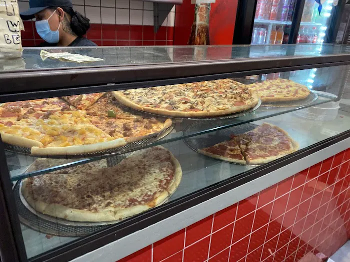 2 Bros Pizza Picture 4