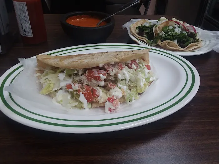Tacos El Chavo Picture 3