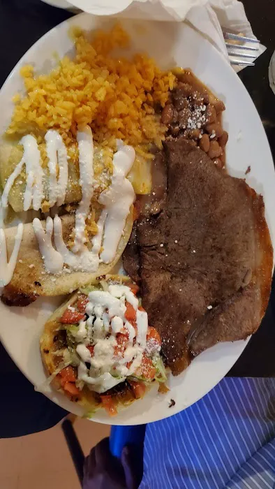 El Nuevo Tenampa Restaurant Picture 7
