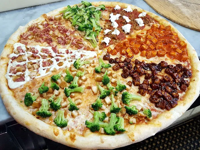 Best Italian Pizza Picture 7
