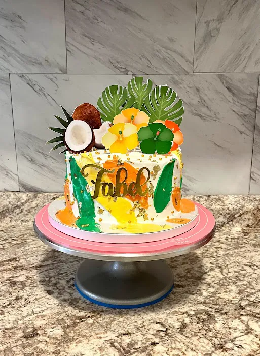 Lucy cake & Decorations Picture 2