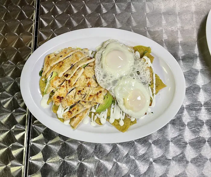 DJ & C Reyna Restaurant Picture 10