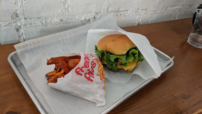 Yo-Burger Picture 7