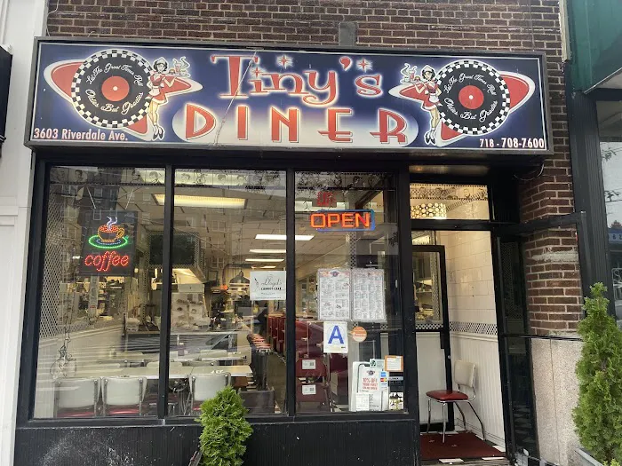 Tiny's Diner Picture 10