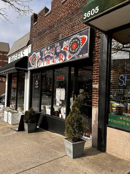 Tiny's Diner Picture 7