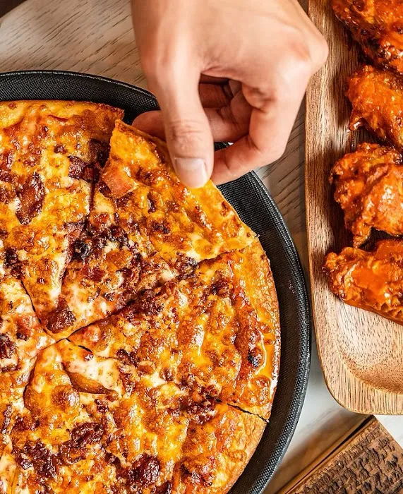 Singas Famous Pizza Picture 5