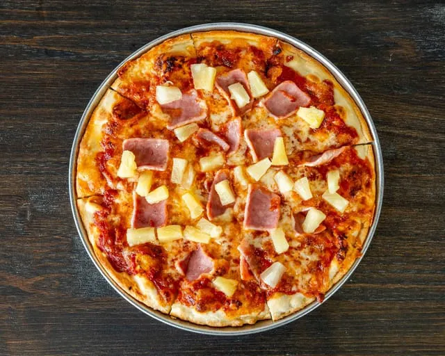 Singas Famous Pizza Picture 2