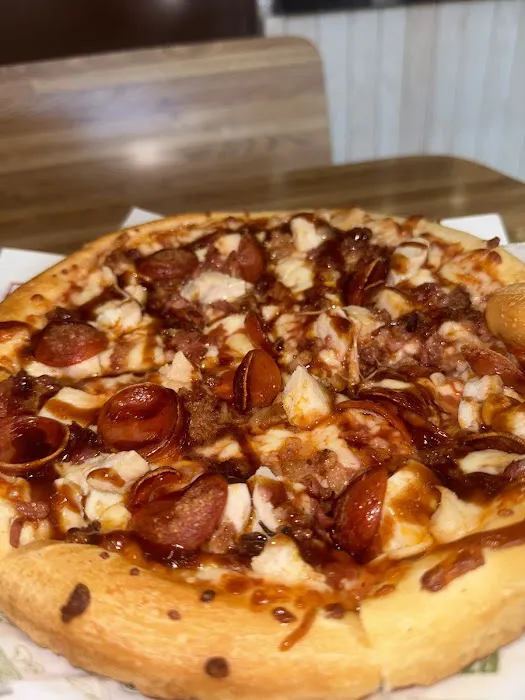Singas Famous Pizza Picture 1