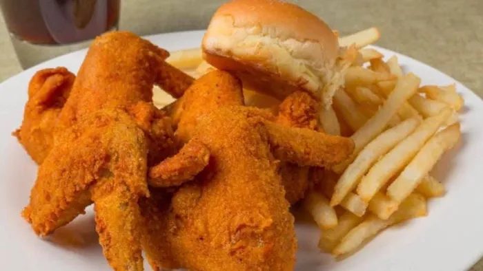 Kennedy's Chicken & Biscuits Picture 10