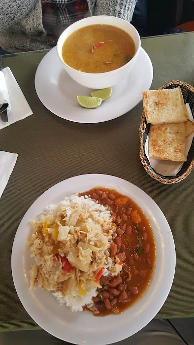 Fiesta Lounge and Restaurant Picture 1