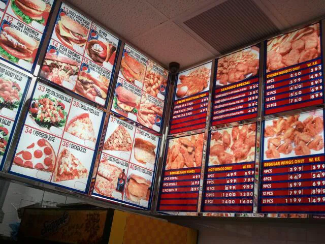 Castle chicken Pan pizza and Loaded platters Picture 4