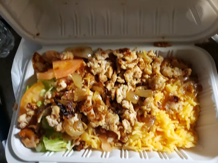 Halal Hut Fried Chicken & Pizza Picture 2