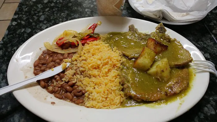 Chinelos Mexican Restaurant Picture 5