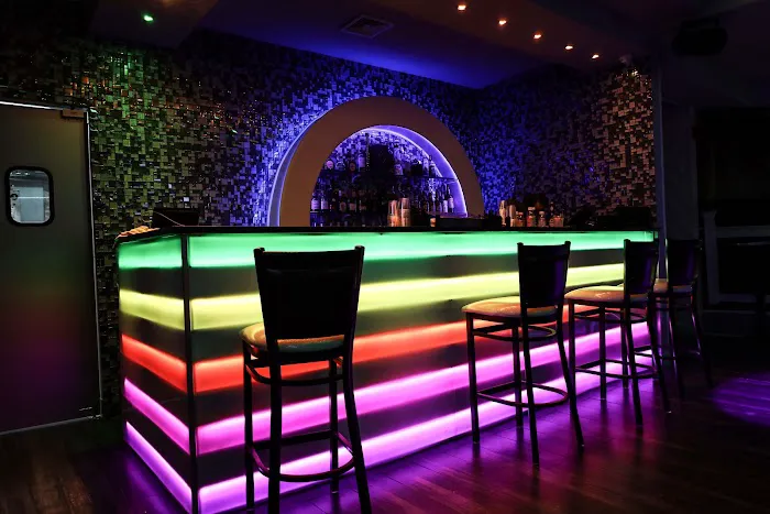 ZION Restaurant & Lounge Picture 6
