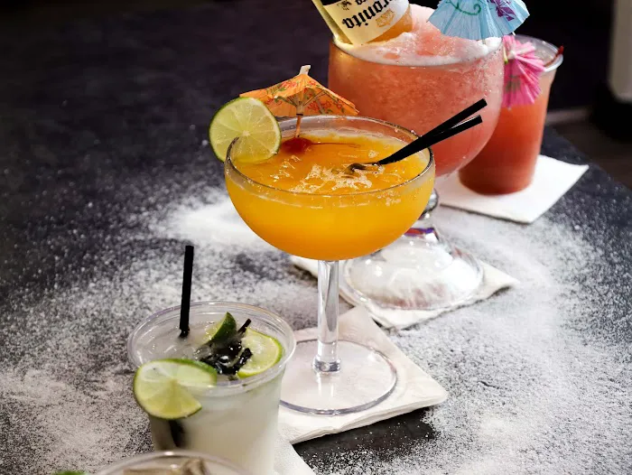 ZION Restaurant & Lounge Picture 5