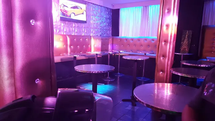 27 Sport Bar & Cafe Picture 3