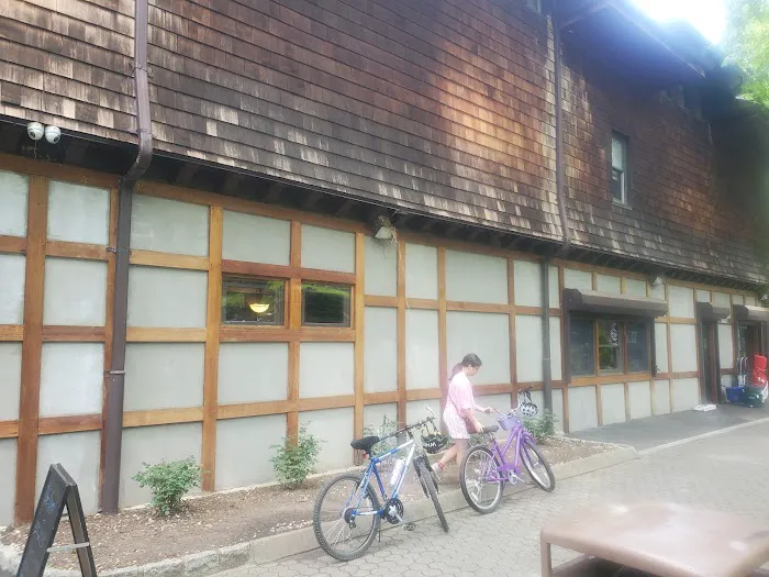 Lake House Café Picture 3