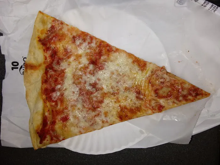 Lona's Pizza Picture 2
