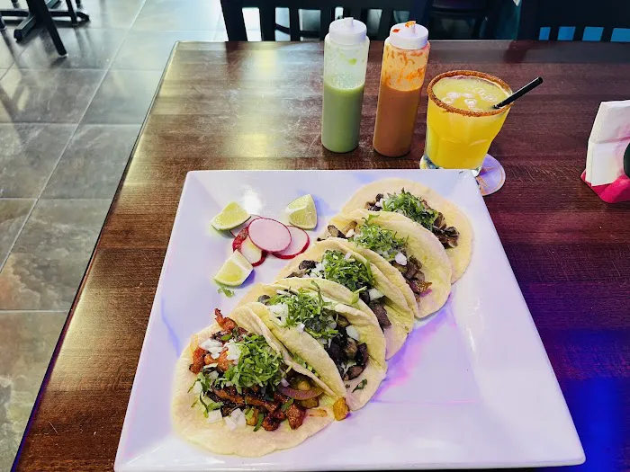 TACO INN Picture 4