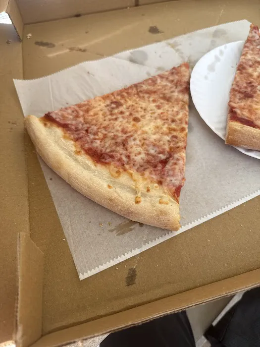 M & R Pizza Picture 9