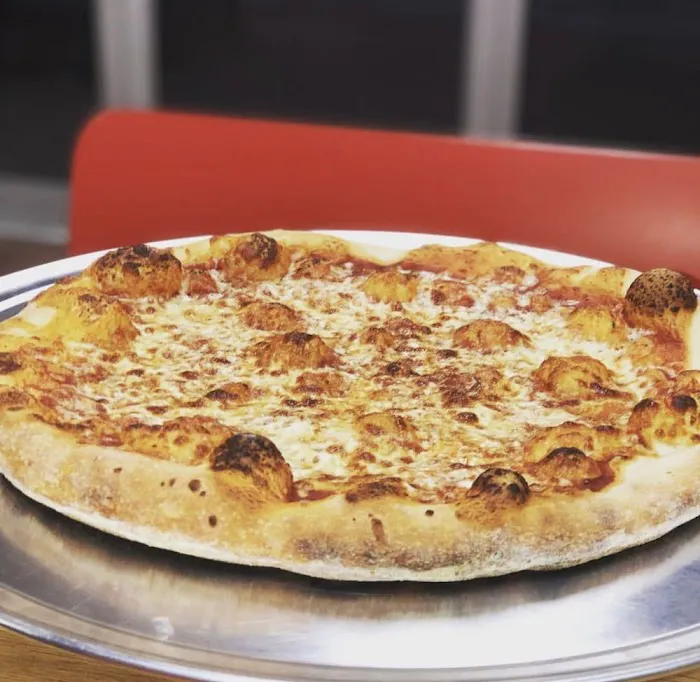 Benny's Famous Pizzeria Picture 6
